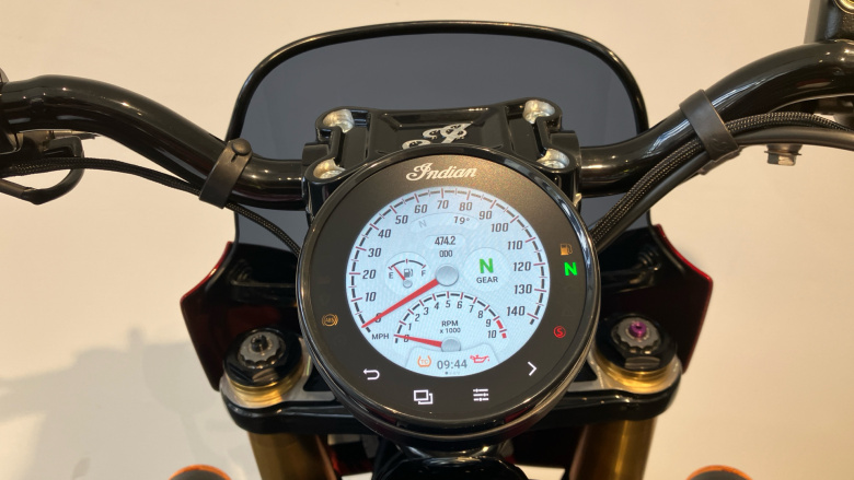 Indian Scout 101 Ltd+Tech Maroon w/graphics (25MY)